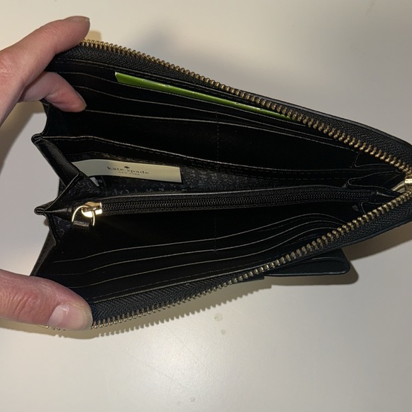 Kate Spade Wallet - Picture 4 of 5